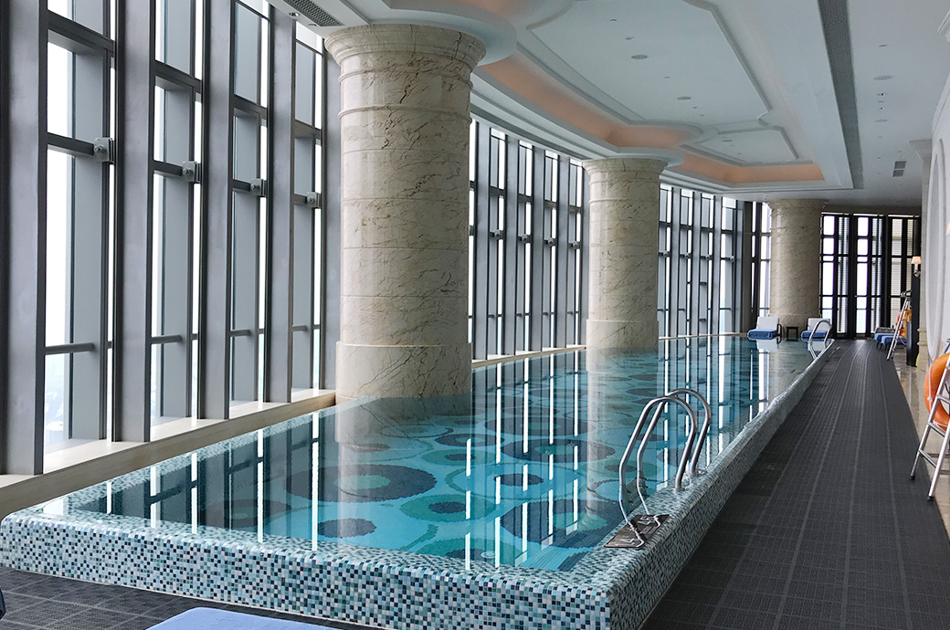 珠海瑞吉酒店室内泳池