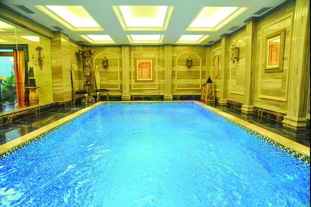 酒店游泳池怎样选择游泳池水处理设备？