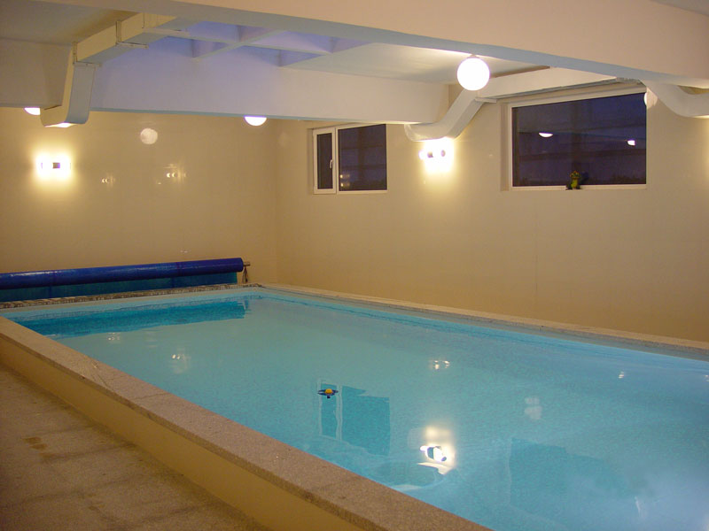 别墅游泳池水处理方案,别墅低氯游泳池水处理,别墅泳池水处理设备