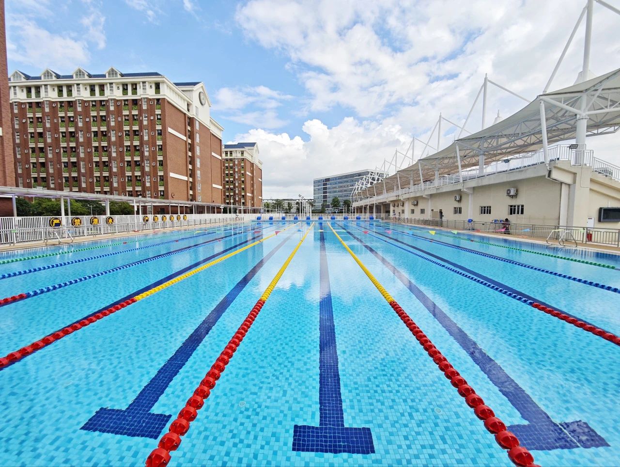 不同季节的游泳池维护注意事项,泳池工程公司为你详解